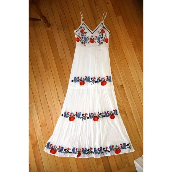 Gorgeous Embroidered Floral Maxi Dress - Picture 2 of 7